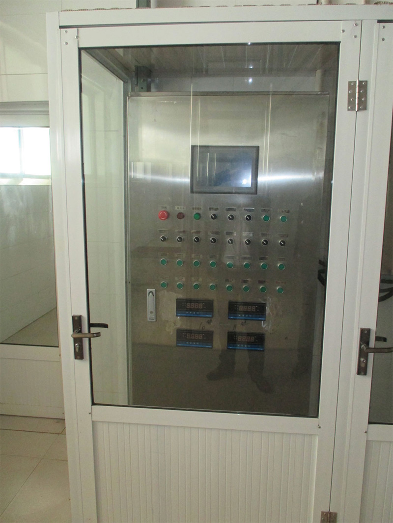 21自動化數(shù)控柜.jpg
